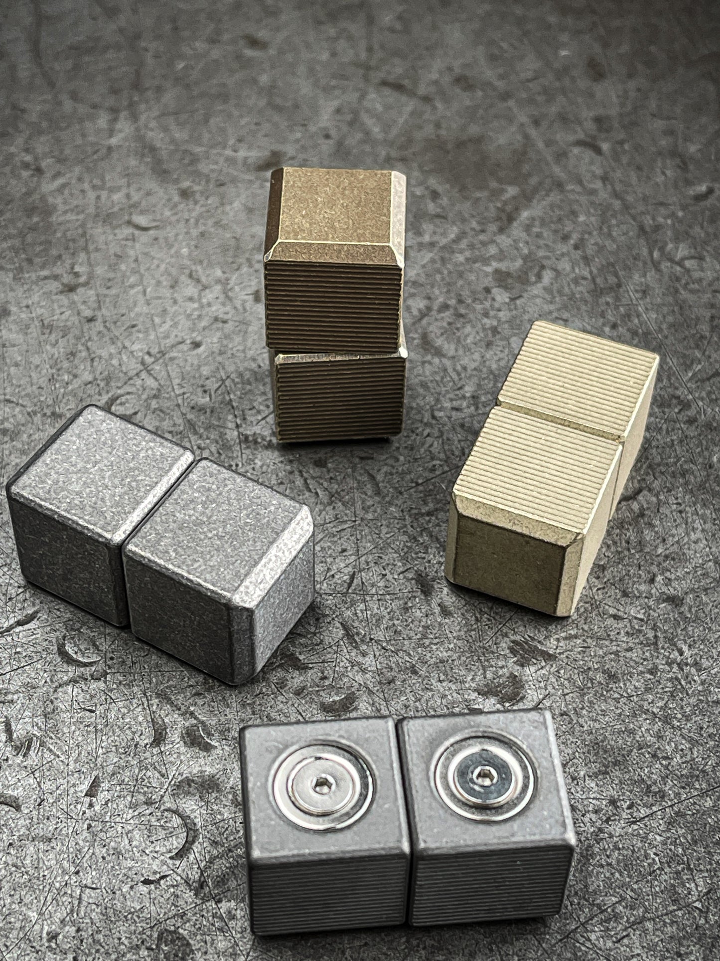 ZeroFeud Snaps - Kinetic Worry Stones