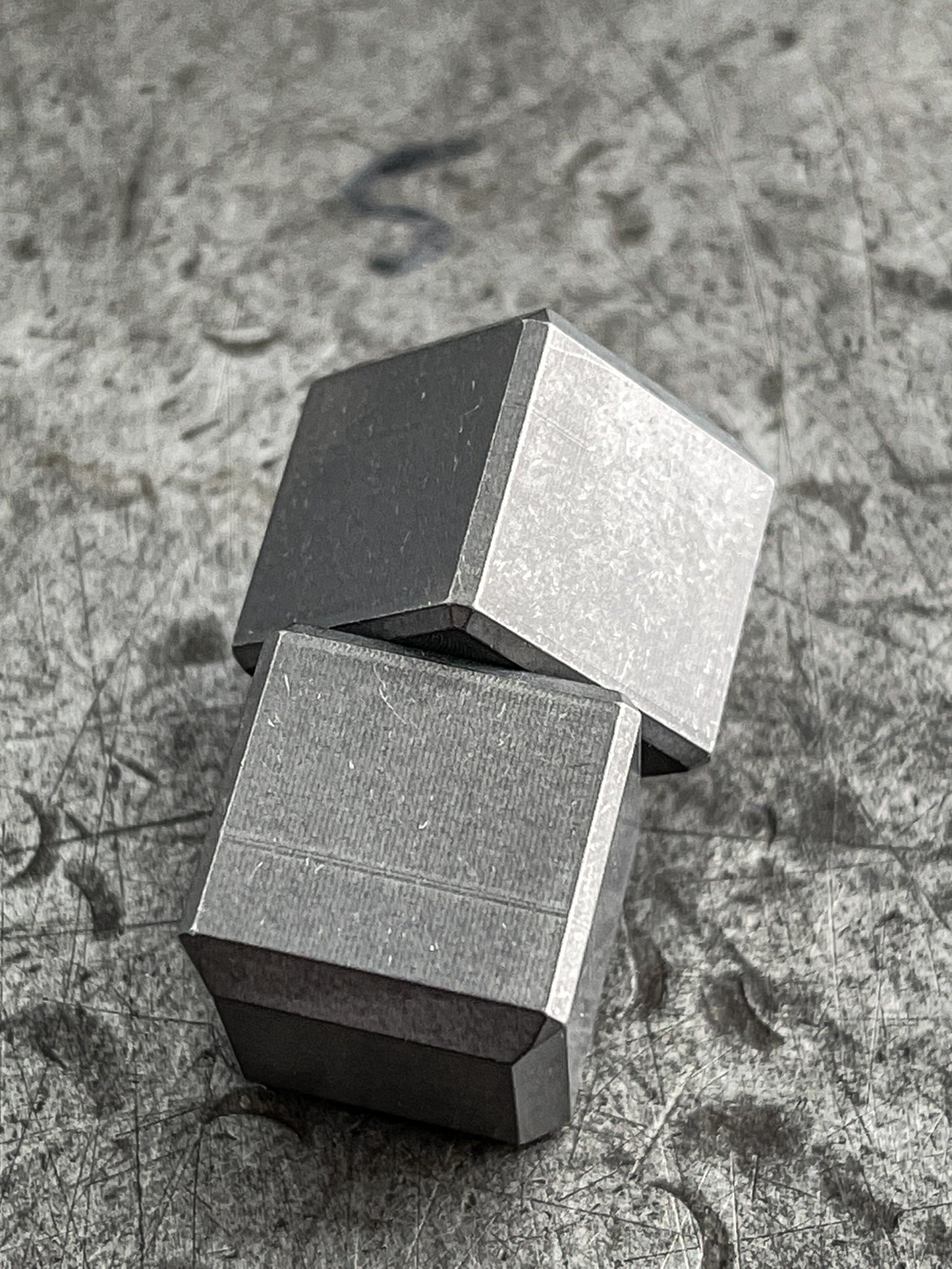 ZeroFeud Snaps - Kinetic Worry Stones