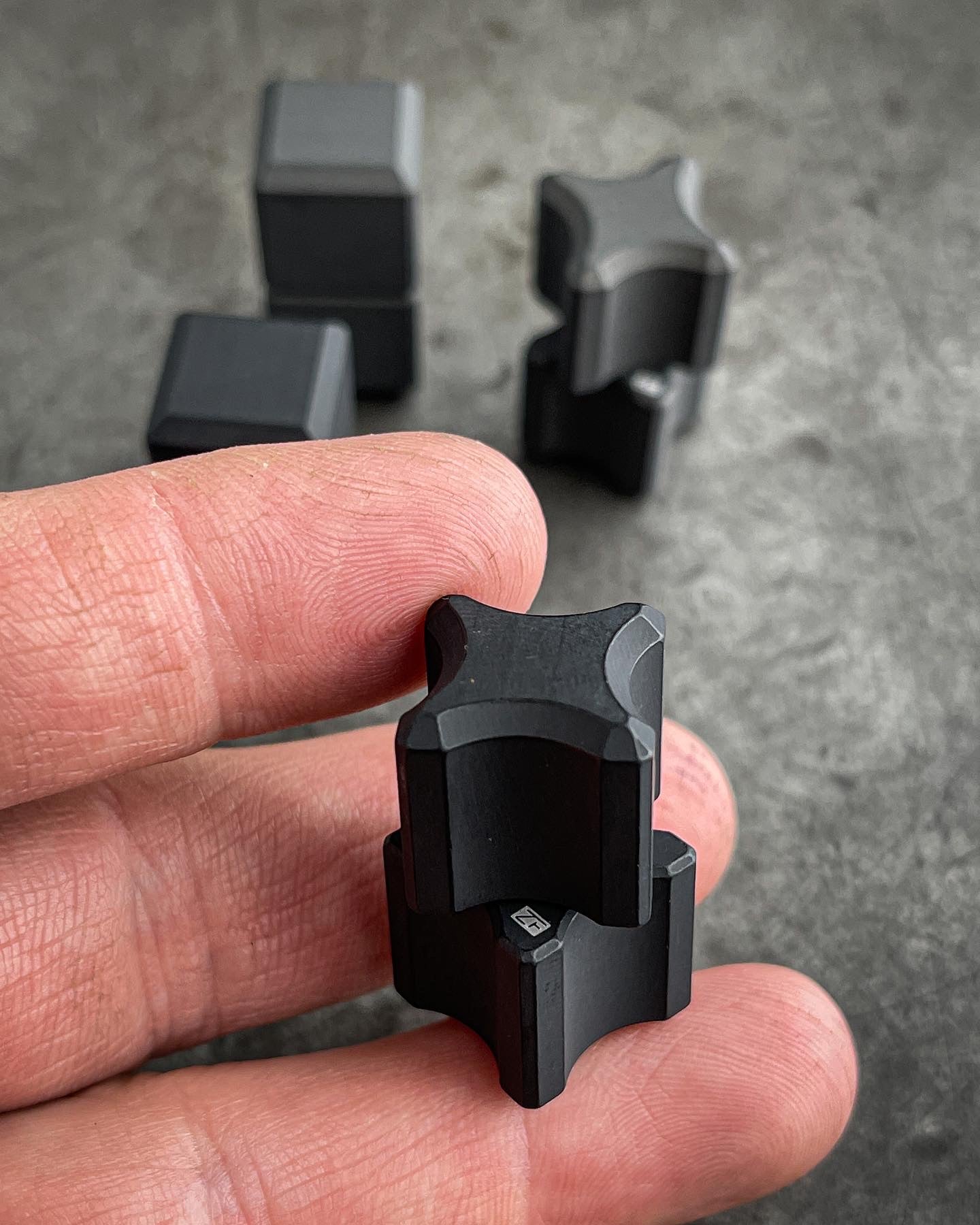 ZeroFeud Snaps - Kinetic Worry Stones