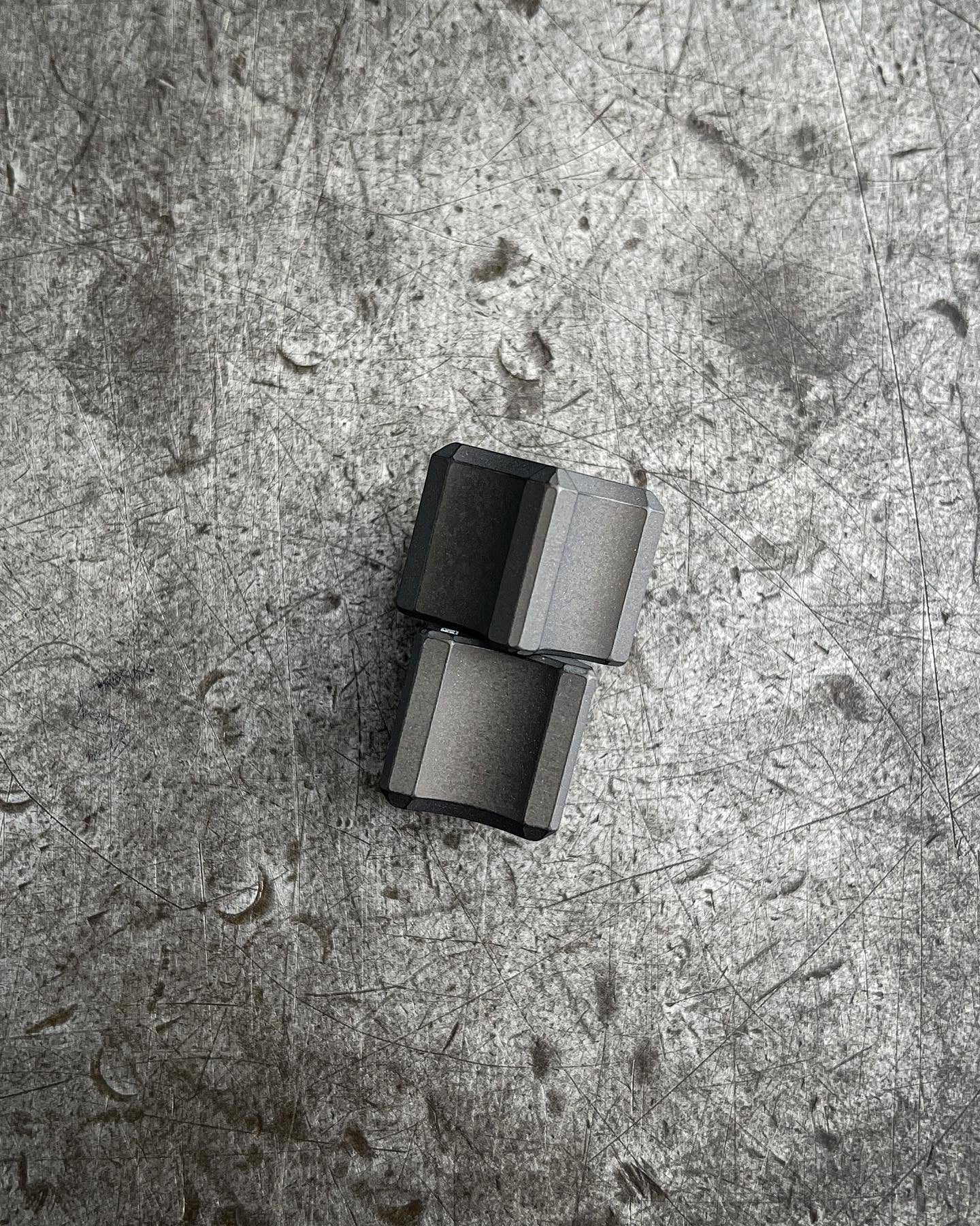 ZeroFeud Snaps - Kinetic Worry Stones