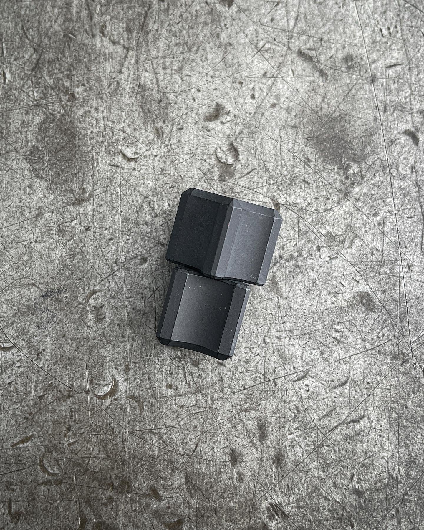 ZeroFeud Snaps - Kinetic Worry Stones